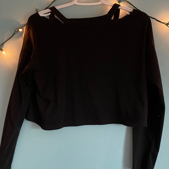 long sleeve black cropped top - Picture 2 of 2